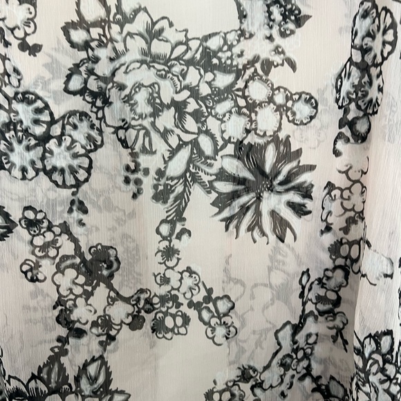 Sheer pink and black hi lo vest from Chicos - Picture 8 of 8